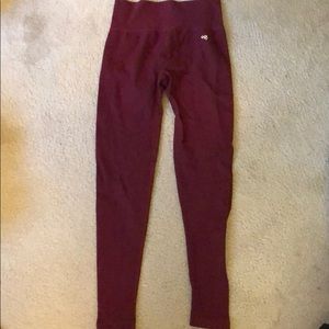 Maroon high waisted gym leggings